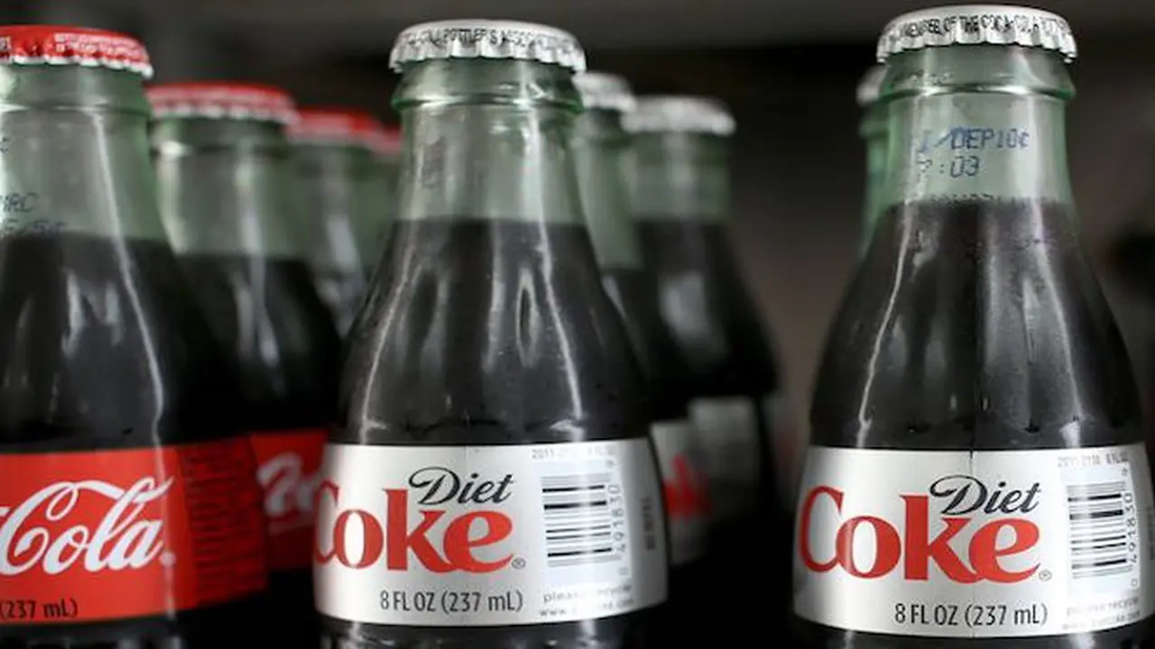 Penjelasan Ilmiah Coca Cola Botol Kaca Lebih Enak dari Kaleng