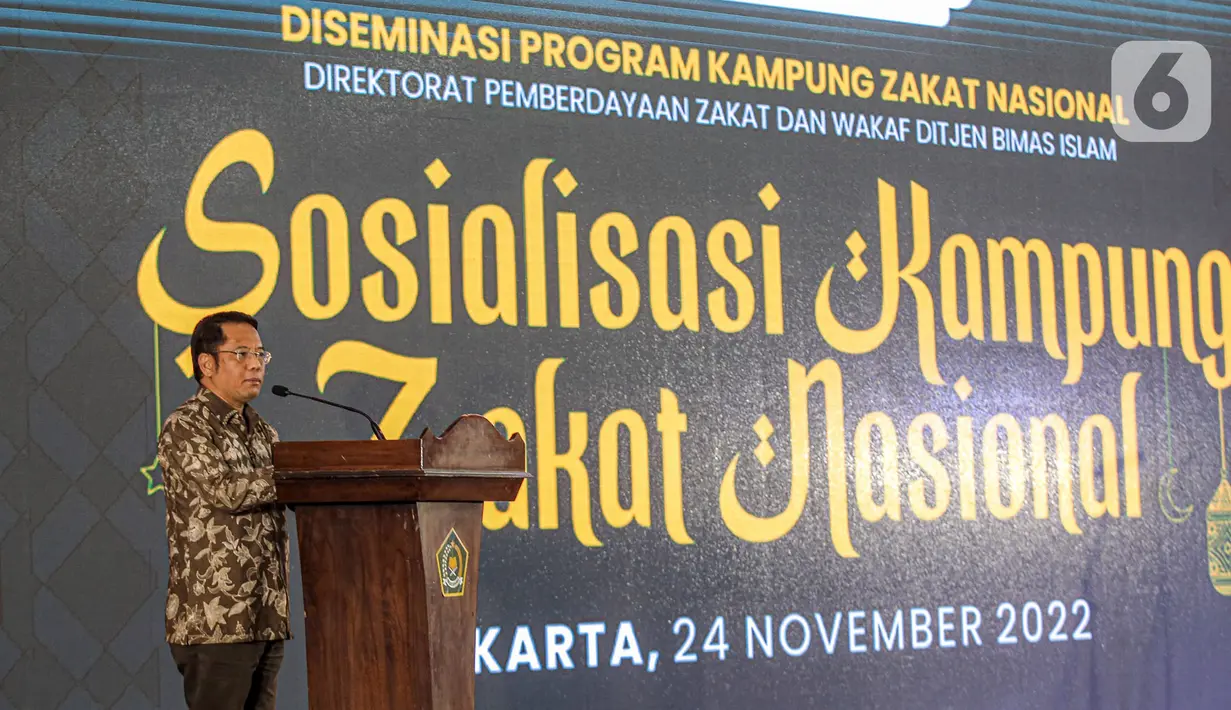 Dirjen Bimas Islam Kamaruddin Amin menyampaikan sambutan saat menghadiri sosialisasi Kampung Zakat Nasional di Jakarta, Kamis (24/11/2022). Kampung Zakat yang berkolaborasi dengan Kemenag, Baznas, LAZ, dan Pemda se-Indonesia untuk pemanfaatan zakat dalam rangka membantu pemerintah dalam pengentasan kemiskinan telah tersebar di 18 titik. (Liputan6.com/Faizal Fanani)