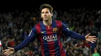 Selebrasi Lionel Messi ketika membuka keunggulan Barcelona saat berhadapan dengan Almeria, di Stadion Camp Nou, Kamis (9/4/2015) dini hari WIB. (REUTERS/Albert Gea)