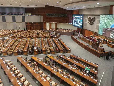 Suasana Rapat Paripurna DPR Ke-24 Masa Persidangan V Tahun Sidang 2022-2023 di Gedung DPR RI, Jakarta, Selasa (23/5/2023). Agenda rapat paripurna berkaitan penyampaian pandangan fraksi atas kerangka ekonomi makro dan pokok-pokok kebijakan fiskal (KEM dan PPKF) RAPBN Tahun Anggaran 2024. (Liputan6.com/Faizal Fanani)