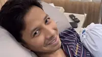 Fairuz A Rafiq Ungkap Alasan Sonny Septian Jalani MRI Saat Dirawat karena Dugaan Keracunan Makanan