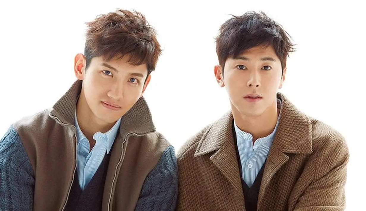 Walaupun personelnya tinggal dua orang, akan tetapi TVXQ tetap mempunyai fanbase terbesar di Jepang. Mereka pernah menggelar konser selama tiga hari berturut-turut. (Foto: Soompi.com)