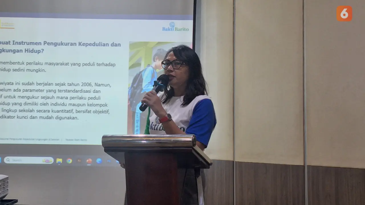 Pemaparan penilaian sekolah peduli lingkungan oleh Dian Purbasari