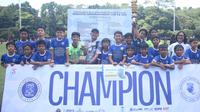 Akademi Persib Kota Cimahi menjuarai Wiranto Arismunandar Cup XXV/2004 di Lapangan Saraga ITB, Bandung, Minggu (18/2/2024). (Bola.com/Erwin Snaz)
