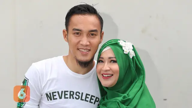 Aktris Melahirkan Belum Genap 9 Bulan Pernikahan