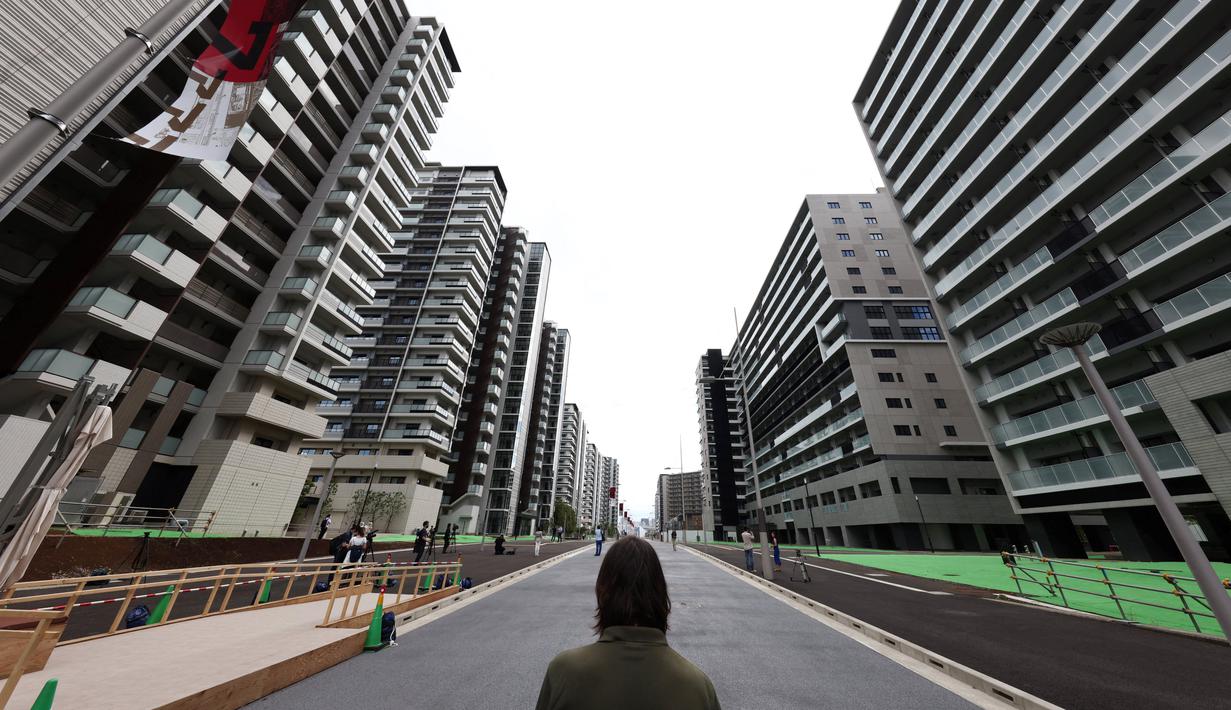 Kampung atlet ini diperkirakan dapat menampung hingga sebanyak 11.000 atlet olimpiade. Di dalamnya terdapat 21 gedung. (Foto: AFP/Behrouz Mehri)