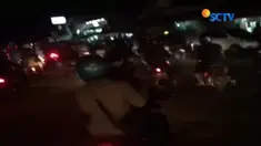 Para pengemudi ojek online langsung membubarkan diri begitu mengetahui polisi datang ke lokasi.
