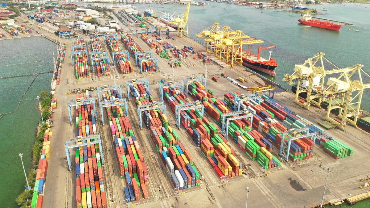 10 Rekomendasi Tempat Makan Dekat Pelabuhan Tanjung Emas Semarang, Wajib Disinggahi saat Mudik 2026