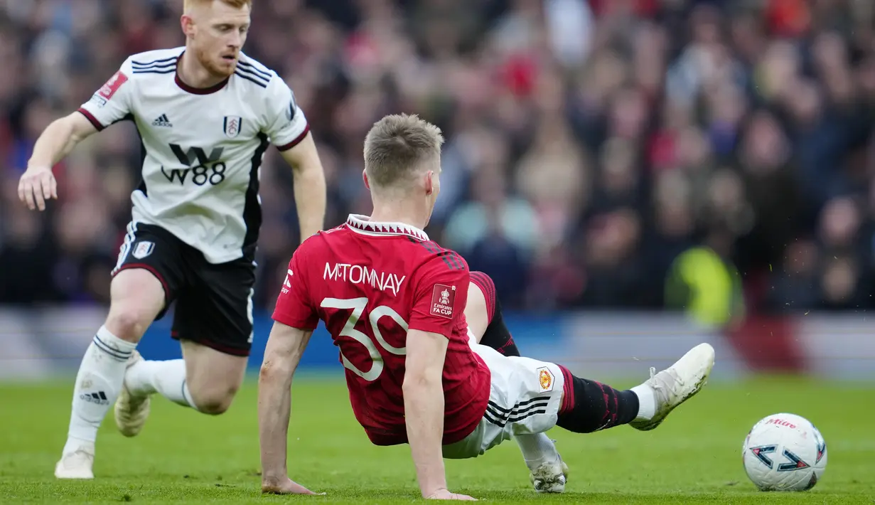 MU yang sempat tertinggal berhasil membalikkan keadaan menjadi 3-1 untuk maju ke babak selanjutnya. (AP Photo/Jon Super)