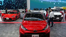 Dalam pameran tersebut PT Toyota-Astra Motor (TAM) meluncurkan GR Yaris facelift dan All New Prius HEV (Hybrid Electric Vehicle). (Liputan6.com/Angga Yuniar)