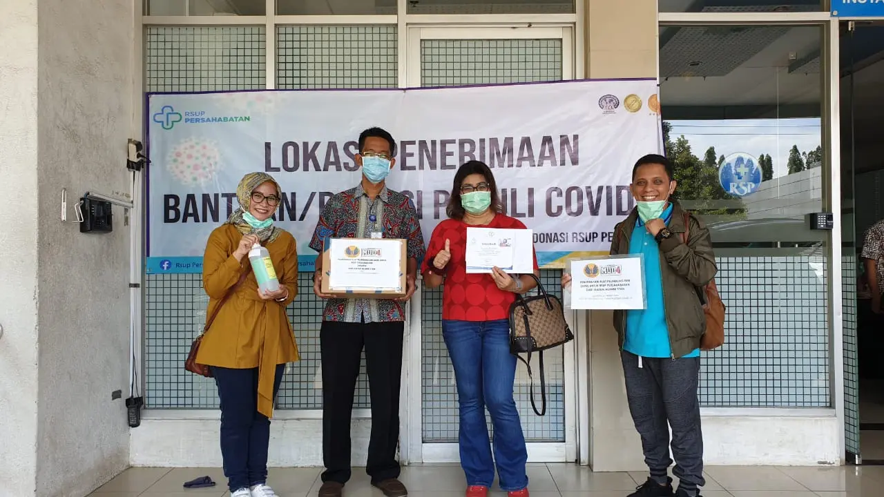 Ikanas STAN Serahkan Bantuan Untuk Tenaga Medis melawan Virus Corona