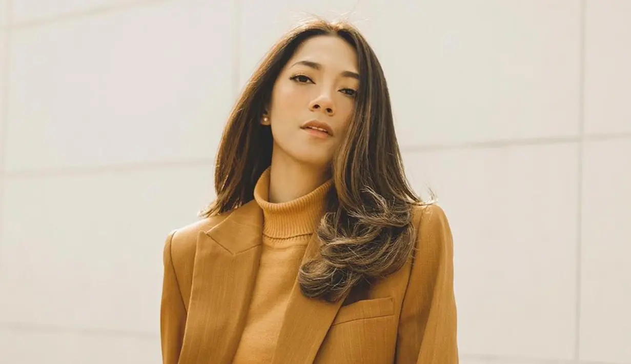Dinda pun juga telah bermain berbagai judul FTV yang membuat namanya tetap eksis sampai sekarang. (Liputan6.com/IG/@dindakirana.s)