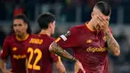 Reaksi pemain AS Roma Gianluca Mancini setelah pemain Real Betis mencetak gol pada pertandingan sepak bola Liga Europa di Roma, Italia, 6 Oktober 2022. AS Roma kalah 1-2 dari Real Betis. (Alfredo Falcone/LaPresse via AP)