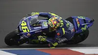 Pembalap Movistar Yamaha, Valentino Rossi. (JUAN MABROMATA / AFP)