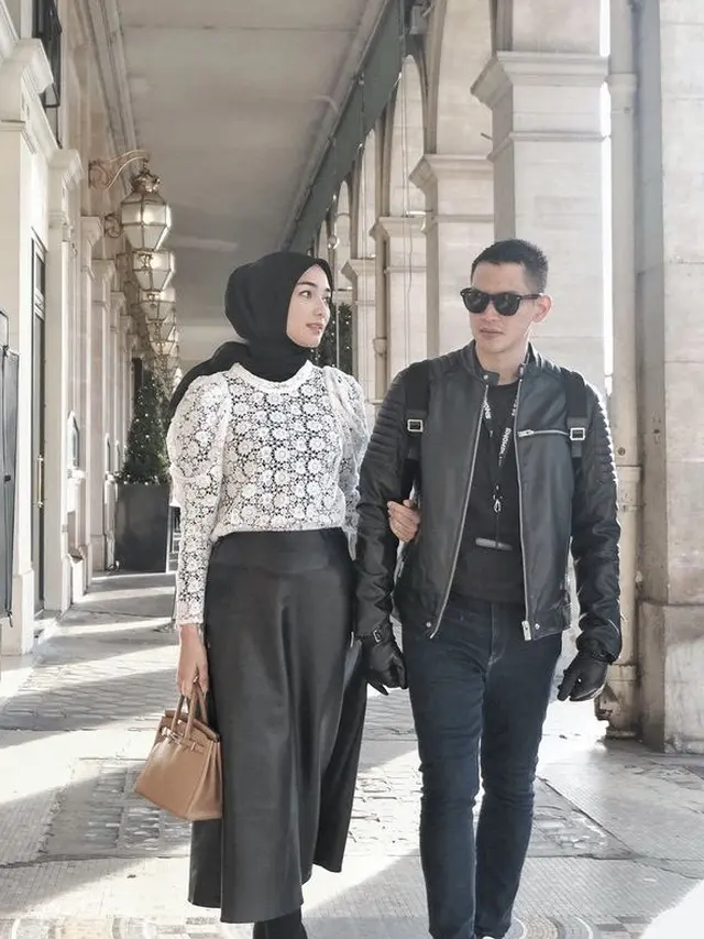 Gaya Serasi Citra Kirana dan Rezky Aditya saat Berada di Paris (@citraciki)