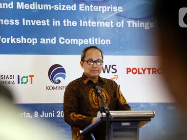 Direktur SDPPI, Kementerian Komunikasi dan Informatika Mulyadi memberikan paparan ada Seminar Solusi Internet of Things untuk Usaha Mikro, Kecil, dan Menengah (UMKM) di Yogyakarta, Rabu (08/06/2021). IoT merupakah salah satu teknologi yang dapat dimanfaatkan untuk meningkatkan produktivitas dan efisiensi usaha UMKM yang akan meningkatkan pendapatan dan mengurangi biaya. (Liputan6.com/HO/Alwi)