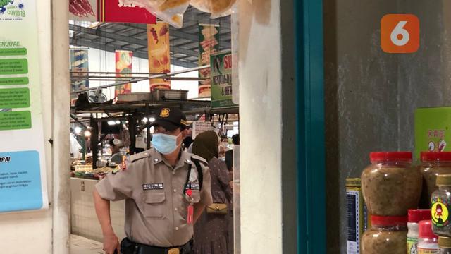 Penerapan PPKM di Bekasi Jawa Barat.