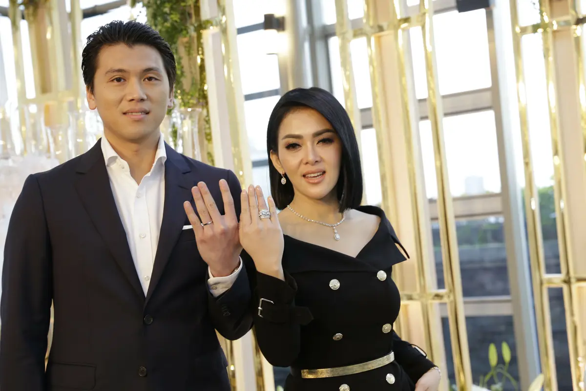 Syahrini dan Reino Barack (Kapanlagi.com/ Agus Apriyanto)
