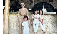 5 Potret Ririn Dwi Ariyanti Bersama Ketiga Anaknya, Kompak Banget (sumber: Instagram/ririndwiariyanti)