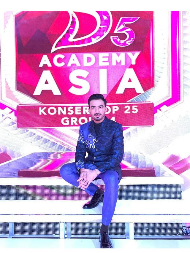 7 Pesona Reza Zakarya, Dipercaya Jadi Komentator Dangdut Academy Asia 5