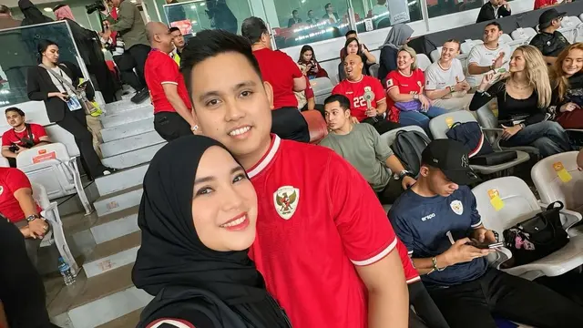 Potret 6 Artis Nonton Langsung Indonesia Vs Arab Saudi di GBK, Rizky Billar Nangis