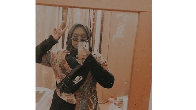 5 Pesona Noora Ireena, Jago Cover Lagu dengan Suara Merdu