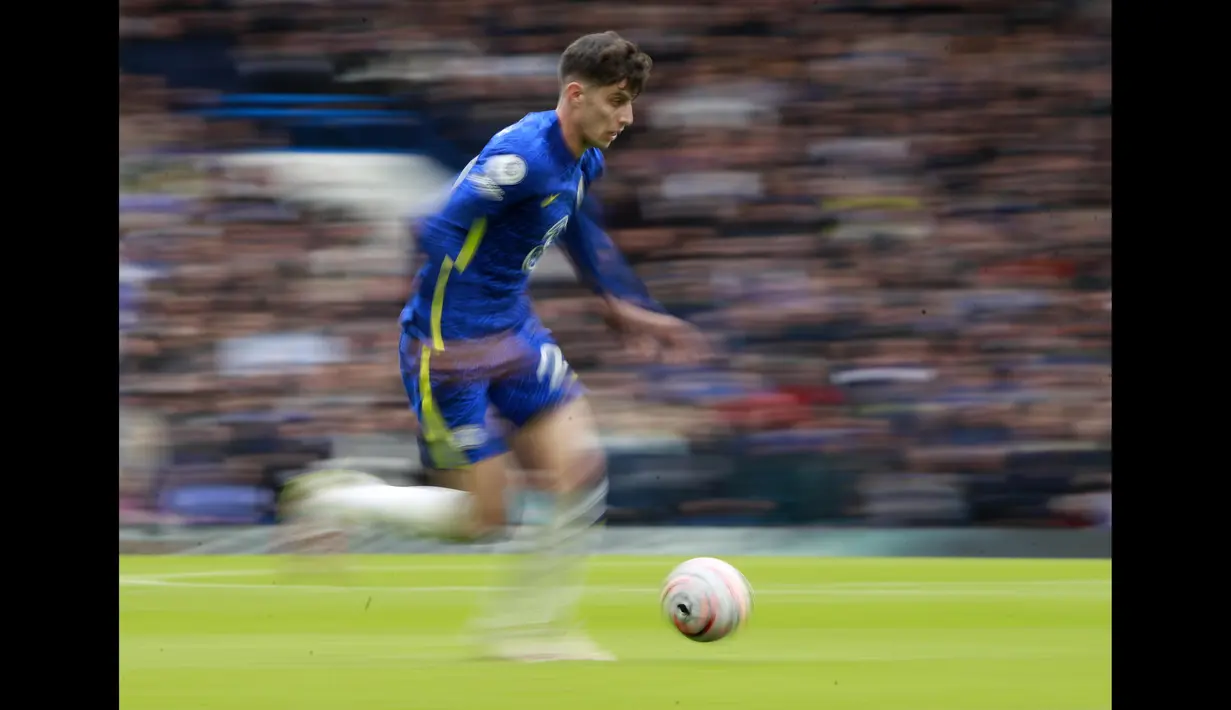 Chelsea, dengan keunggulan tiga gol yang diraih pada babak pertama, memulai babak kedua dengan agresivitas yang tidak mengendur. (AP Photo/Ian Walton)