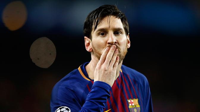 Pemain Barcelona, Lionel Messi merayakan golnya ke gawang Chelsea pada leg kedua babak 16 besar Liga Champions di Stadion Camp Nou, Rabu (14/3). Pada menit ke-20, Messi kembali mengobrak-abrik pertahanan Chelsea dan mengubah skor 2-0. (AP/Manu Fernandez)