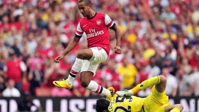 theo-walcot-130901c.jpg