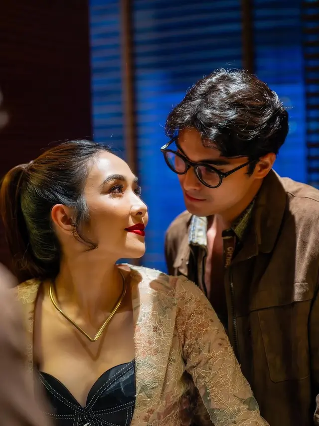 Potret Mesra Gisella Anastasia di Premiere Film 'Siapa Dia', Cinta Brian Setia Mendampingi