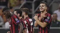 Cari Pengganti Suarez, Barcelona Bidik Striker Anyar AC Milan