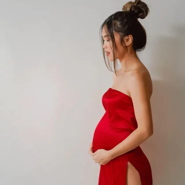 Sudah Hamil 4 Bulan, Ini 7 Potret Baby Bump Elisa Novia Istri Kim Kurniawan