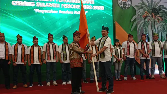 Pengurus Gapki Sulawesi mengikuti pengukuhan di Kota Kendari, Jumat (25/8/2023).