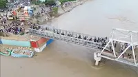 Melihat Jembatan Berhasil Dibangun, Prajurit: Kami Bukan Bangga, tapi Tenang