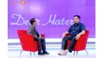 Farhat Abbas telah menceraikan istri sirinya, Regina. Setelah bercerai, Farhat mengaku makin kaya.
