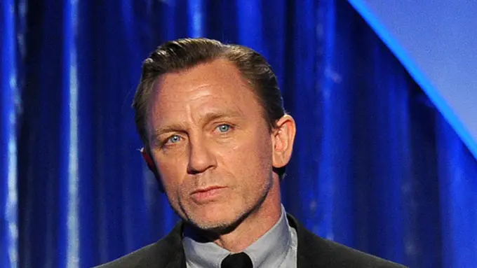 Daniel Craig