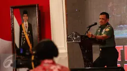 Panglima TNI, Jenderal TNI Gatot Nurmantyo memberikan paparan saat menghadiri Rapat Koordinasi Pilkada Serentak 2017 di Gedung Bidakara, Jakarta, Selasa (31/1). (Liputan6.com/Faizal Fanani)