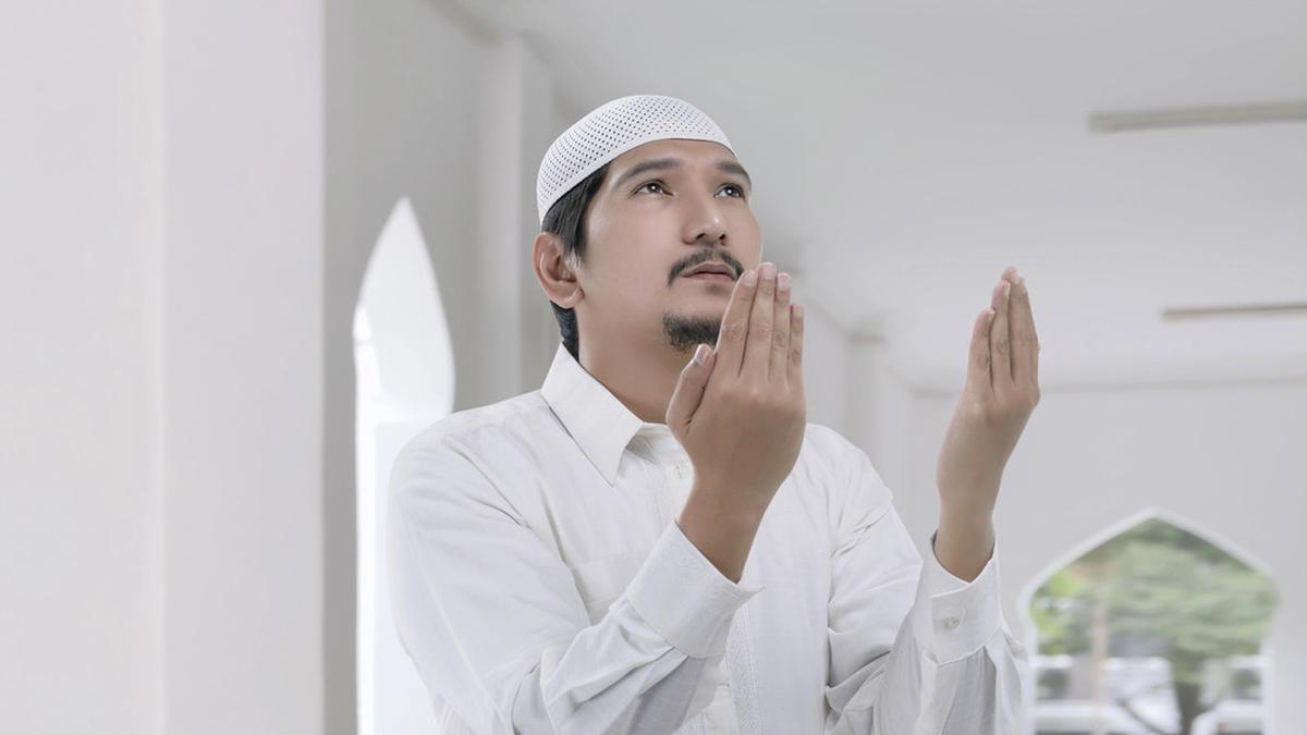 Pulang Kerja Langsung Tarawih? Ini Grooming Sat-Set Cowok Biar Tetap Rapi