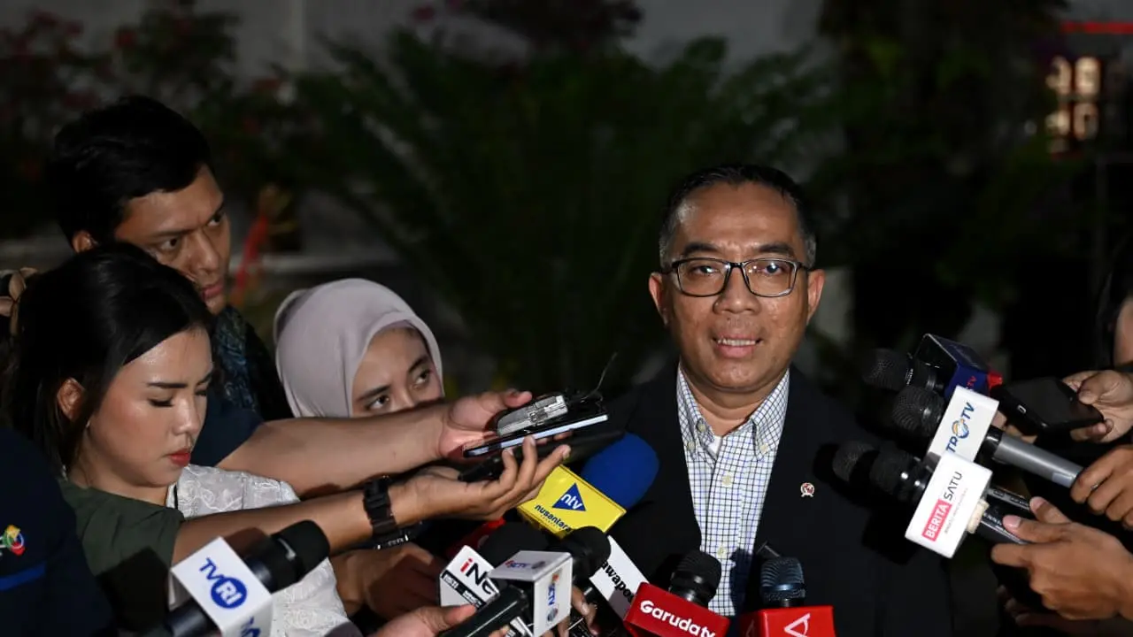 Menteri Pendidikan Tinggi, Sains, dan Teknologi (Mendikti Saintek) Brian Yuliarto usai menghadap Presiden Prabowo di Istana Kepresidenan Jakarta, Selasa (21/4/2026).