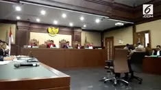 Pengacara Setya Novanto merasa jawaban eksepsi yang dibacakan jaksa KPK hari ini aneh.