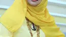 "Ibu CP kayaknya emang enggak suka" "Jadi aku mendahului untuk menyapa dan dia enggak senang," ujar Marissa Haque di kantor KPI, kawasan Harmoni, Jakarta, Selasa (20/9/2016). (Adrian Putra/Bintang.com)