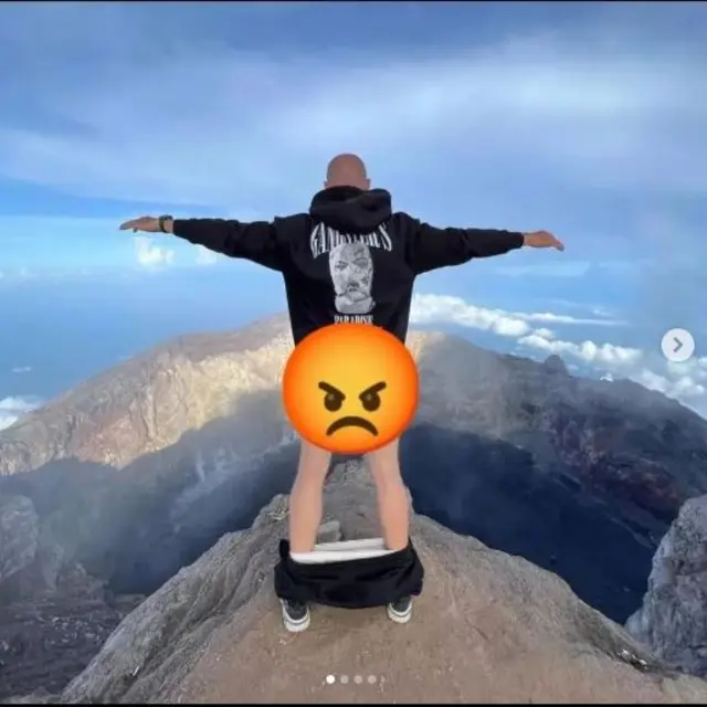 Pria Turis Asing Diduga dari Rusia Pamer Alat Vital di Puncak Gunung Agung Bali