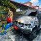Mobil dinas pegawai Lapas Pekanbaru dimolotov orang tak dikenal sehingga hangus terbakar. (Liputan6.com/M Syukur)