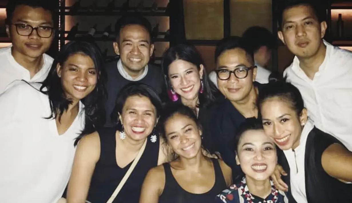 Jika dilihat dari tamu yang hadir, bisa disimpulkan jika Dian Sastro mempunyai banyak teman. (Foto: instagram.com/iwetramadhan)