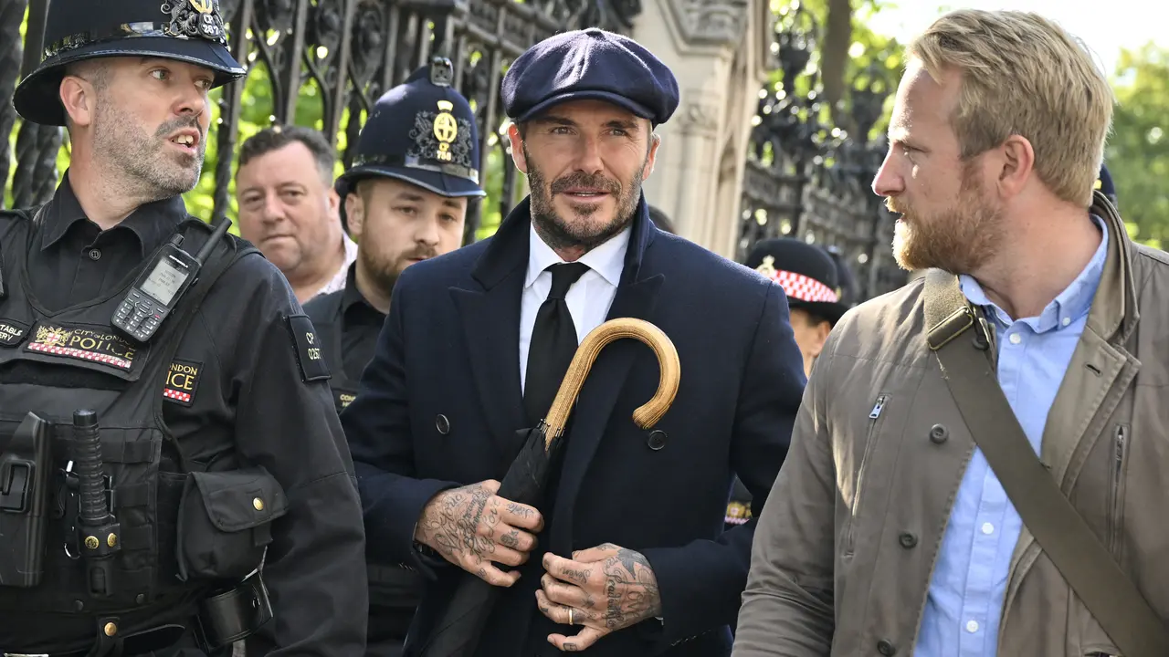 David Beckham Antre Lihat Peti Mati Ratu Elizabeth