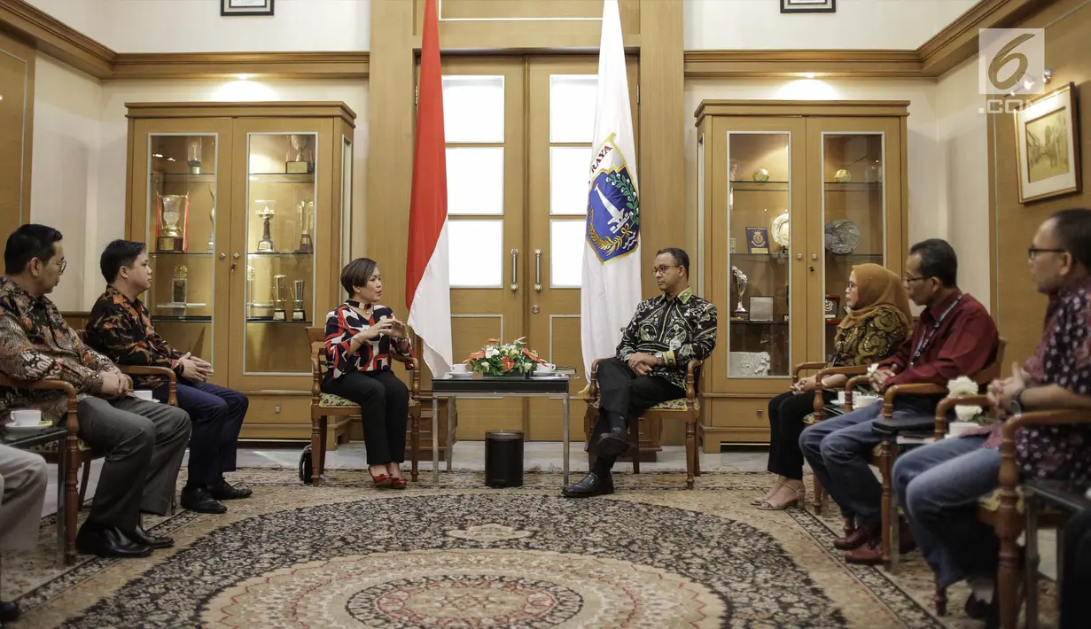 Suasana saat Gubernur DKI Jakarta Anies Baswedan menerima kunjungan jajaran manajemen Emtek Group di Balaikota, Jakarta, Kamis (29/3). (Liputan6.com/Faizal Fanani)