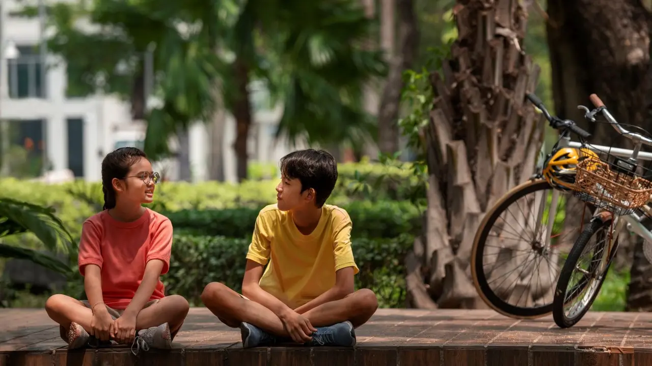 7 Tips Membuat Anak Percaya Diri Saat Berinteraksi di Lingkungan Baru, Bantu Si Kecil Lebih Berani dan Mandiri