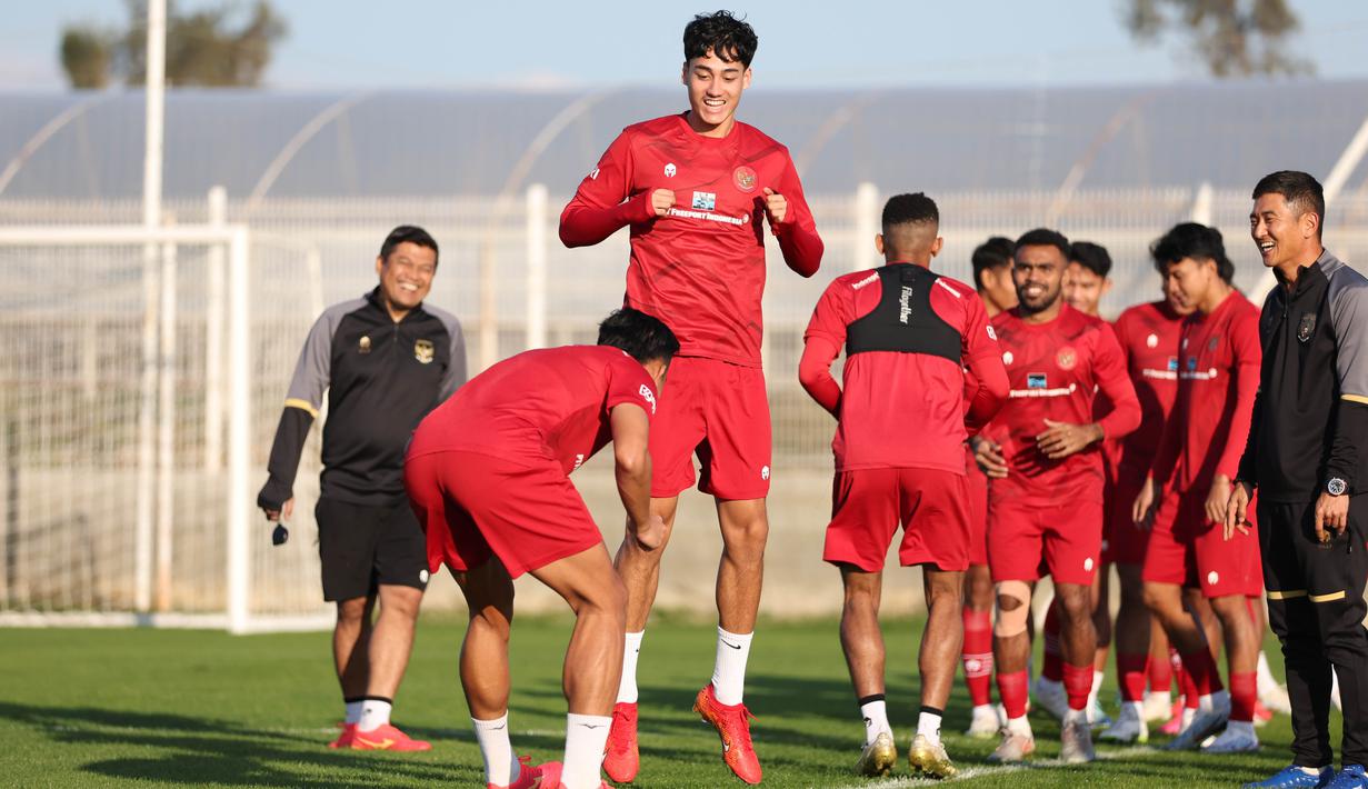 <p>Ekspresi gembira pemain Timnas Indonesia, Rafael Struick saat menjalani sesi latihan dalam program pemusatan latihan di Turki, Minggu (31/12/2023). (Dok. PSSI)</p>