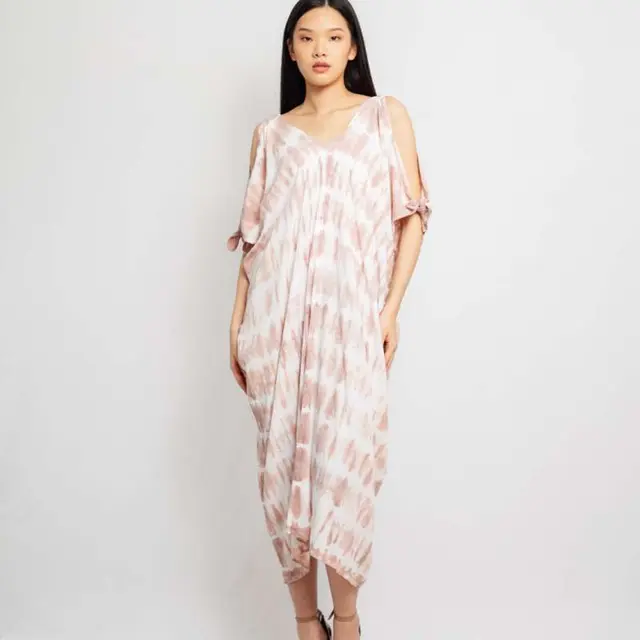 Rekomendasi outfit untuk merayakan Valentine di rumah.