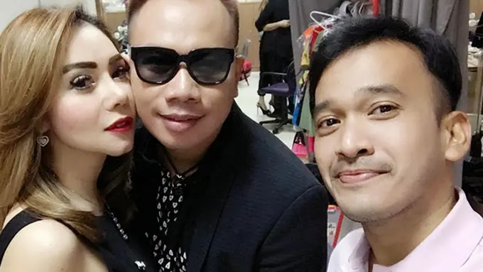  Femmy Permatasari dan Vicky Prasetyo
